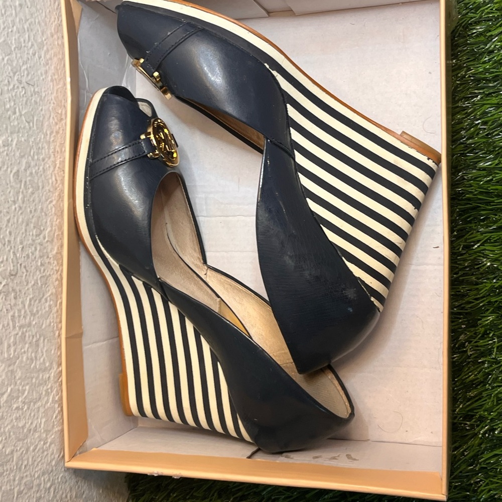 Women’s Michael korsNavy Wedge Pumps with Striped Platform - Classic Gold Accent